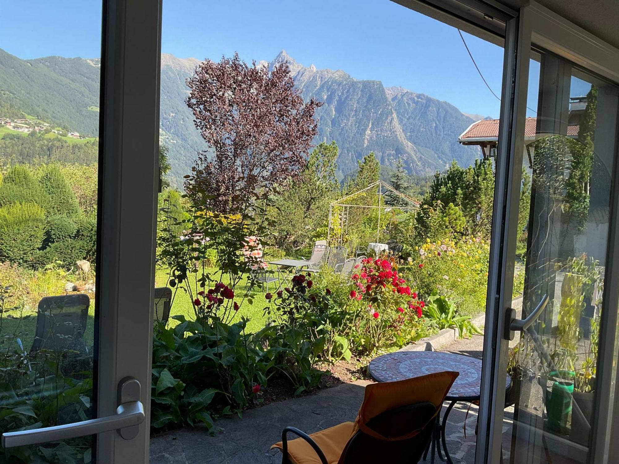 Double Room With A Kitchenette And Private Bathroom In A Beautiful Surrounding Sautens Zewnętrze zdjęcie